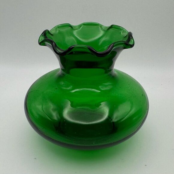 3" Vintage Anchor Hocking Green Glass Flared Crimped Rim Flower Mini Vase - Picture 1 of 5
